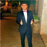 Docente di ripetizioni impartisce lezioni di Italiano e Storia per alunni di scuola superiore